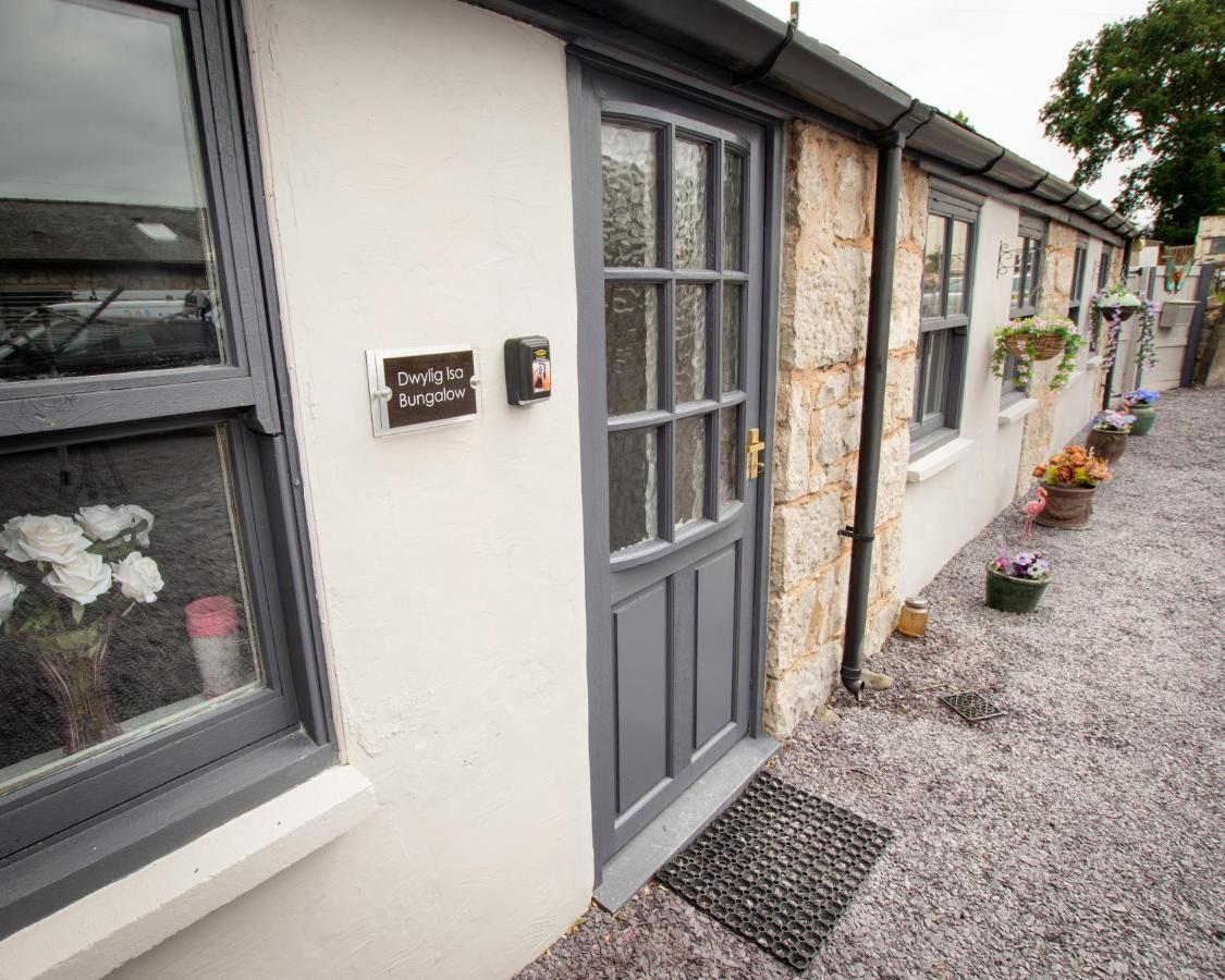 Dwylig Isa Holiday Cottages Rhuddlan Exterior photo