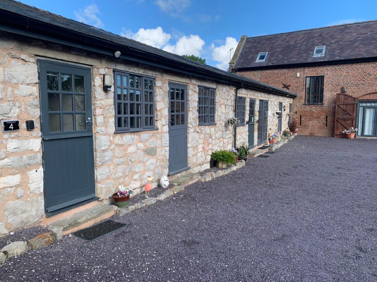 Dwylig Isa Holiday Cottages Rhuddlan Exterior photo