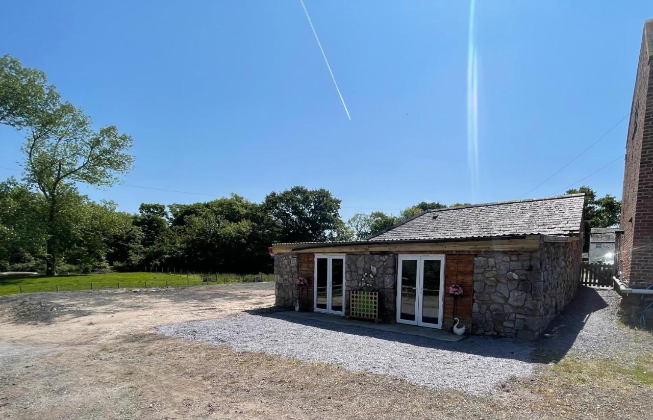 Dwylig Isa Holiday Cottages Rhuddlan Exterior photo