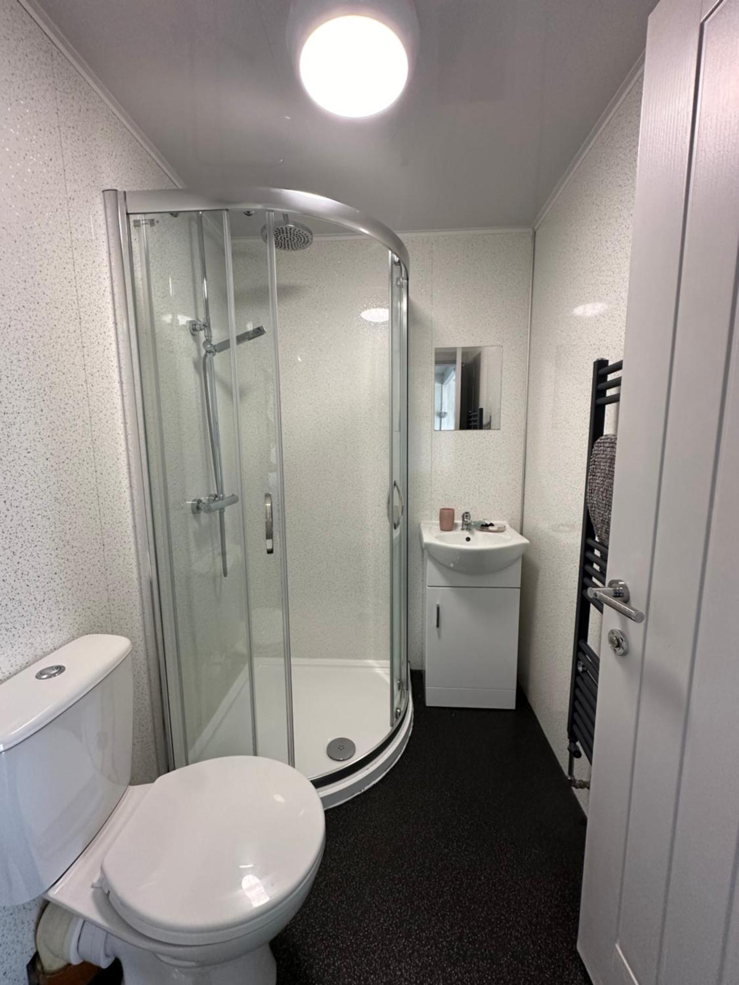 Dwylig Isa Holiday Cottages Rhuddlan Room photo
